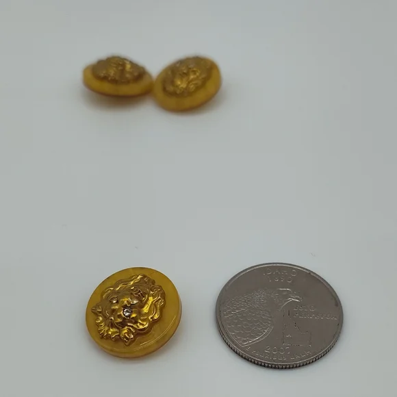 CHANEL Vintage Lion Head Button Set of 3 Amber Resin CC Rhinestone 90s - Picture 4 of 5